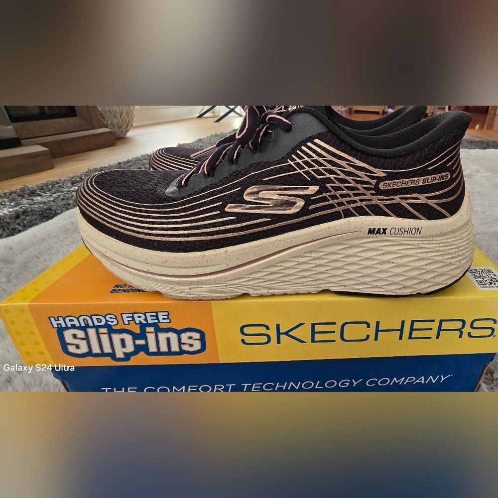 Skechers Women's Max Cushioning Elite 2.0 Kaplan Sneaker Slip-ins, Hands Free.